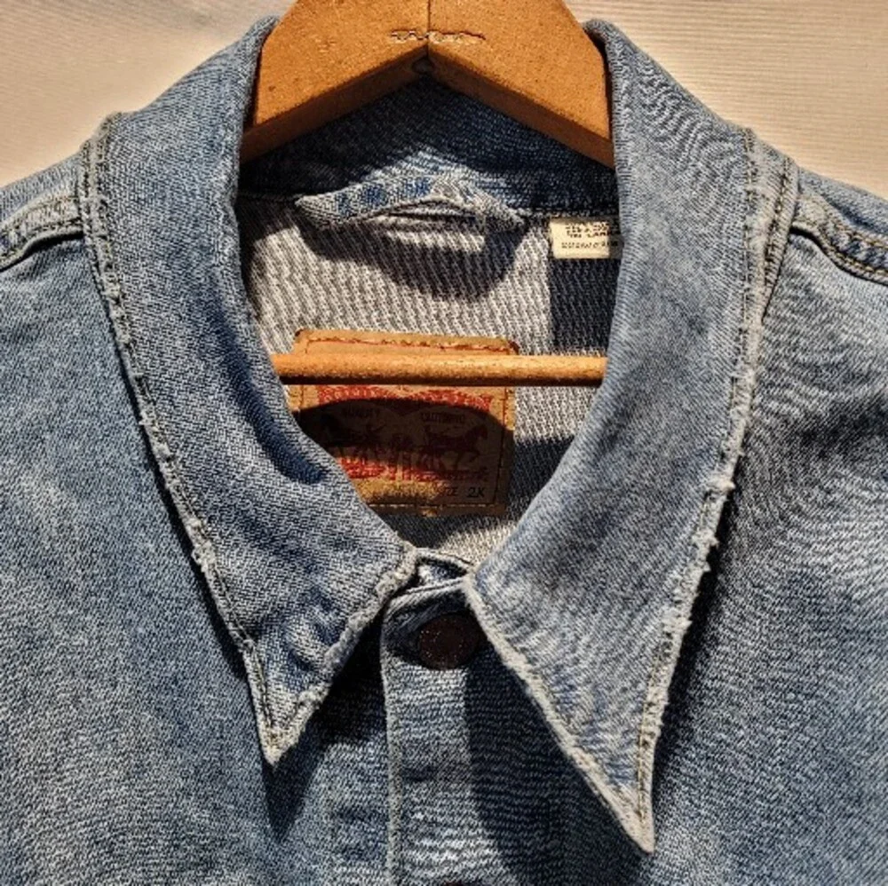 Levis levi red